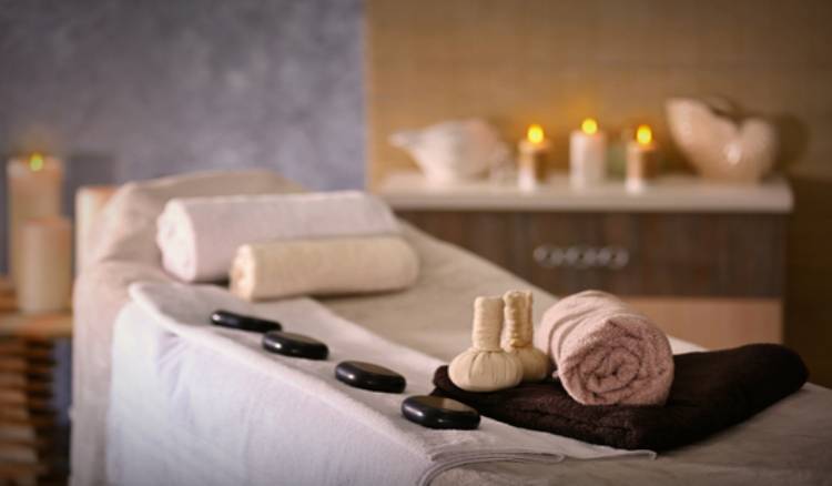 Creating a Spa Experience at Home: DIY Treatments for Relaxation and Renewal